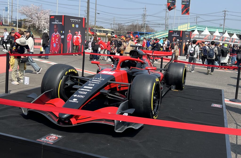 F1マシン　鈴鹿サーキット　展示車両